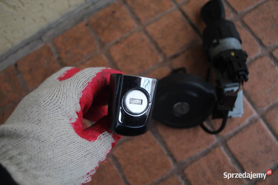 STACYJKA WKŁADKA KLUCZYK KOREK WLEWU PALIWA osobowe