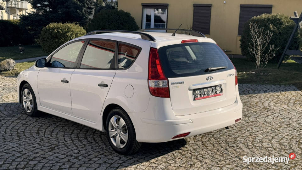 Hyundai i30 14 BENZ 110 Lift 2012 Przebieg isofix Strzegom