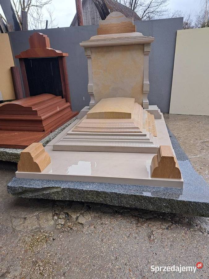 NAGROBEK URNOWY RZEZBIONY Janaszów