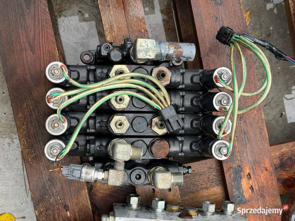 Rozdzielacz hydrauliczny czterosekcyjny Antonie