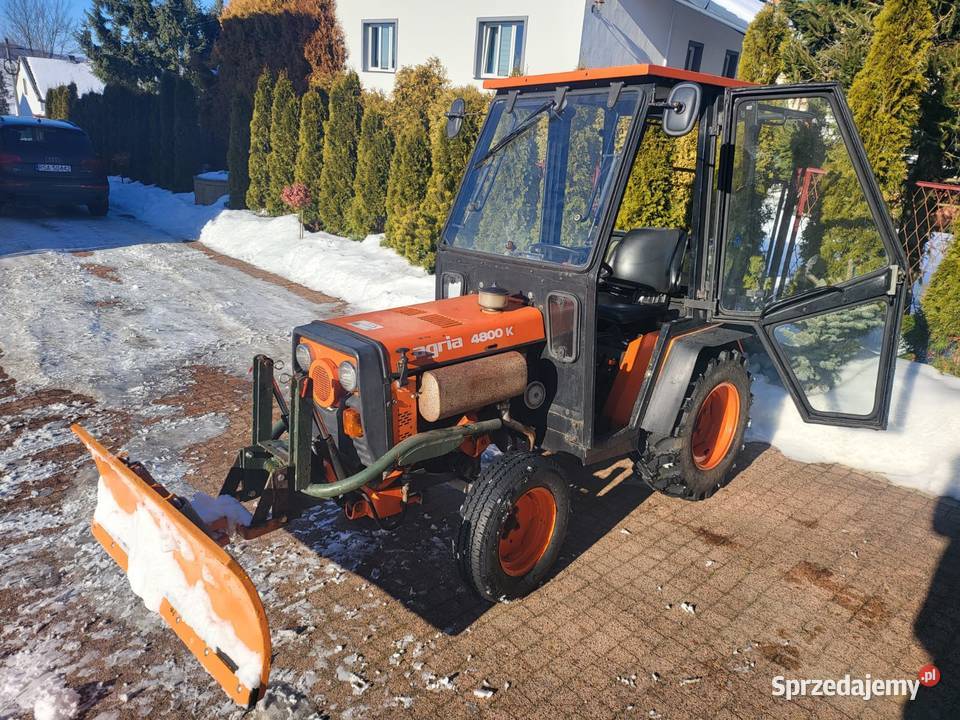 Ciągnik rolniczy AGRIA 4800 plus pług do Zarszyn sprzedam