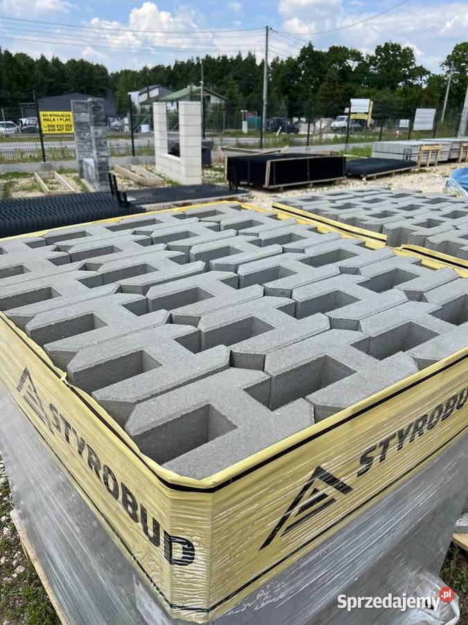 Ogrodzenie panelowe Końskie podmurówki betonowe