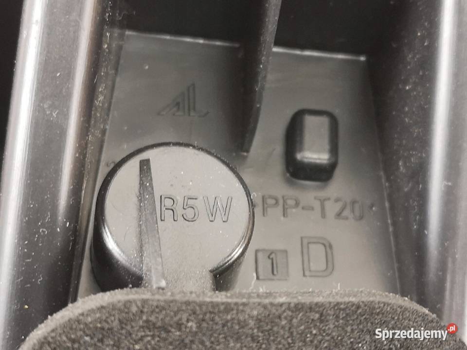 REFLEKTOR PRAWY TYŁ FIAT GRANDE PUNTO 2005 NOWA