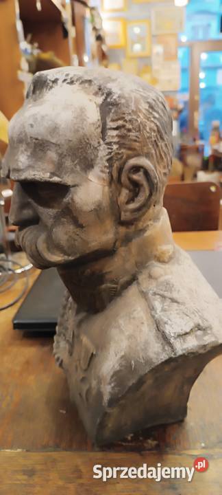 Rzeźba marszałka Józefa Piłsudskiego z gipsu Kraków