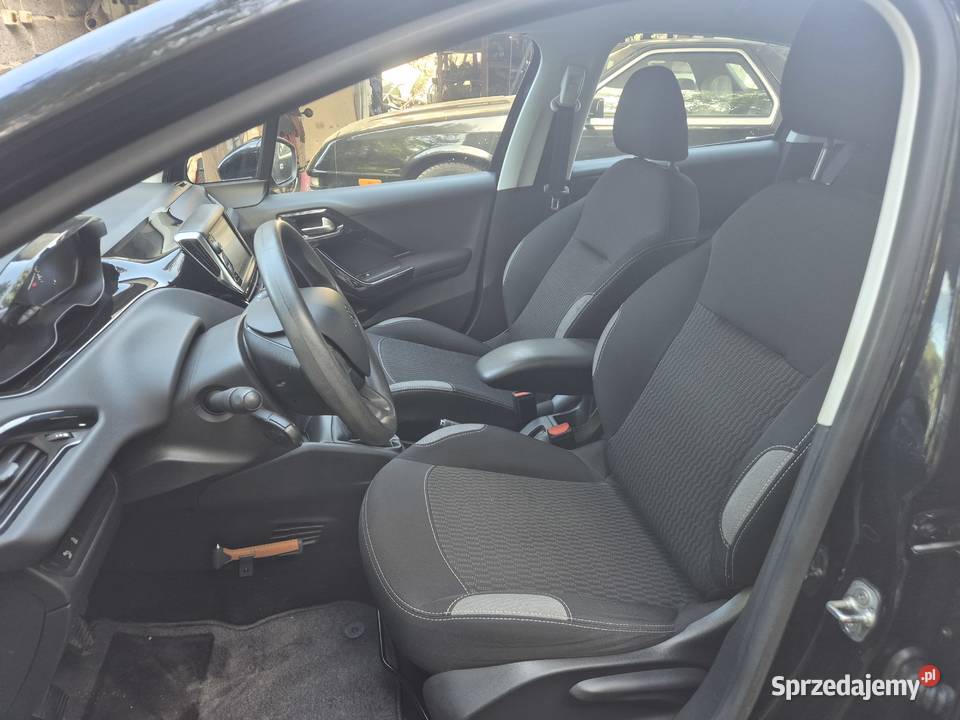 Peugeot 208 12 benzyna Nowy rozrząd i olej nieuszkodzony