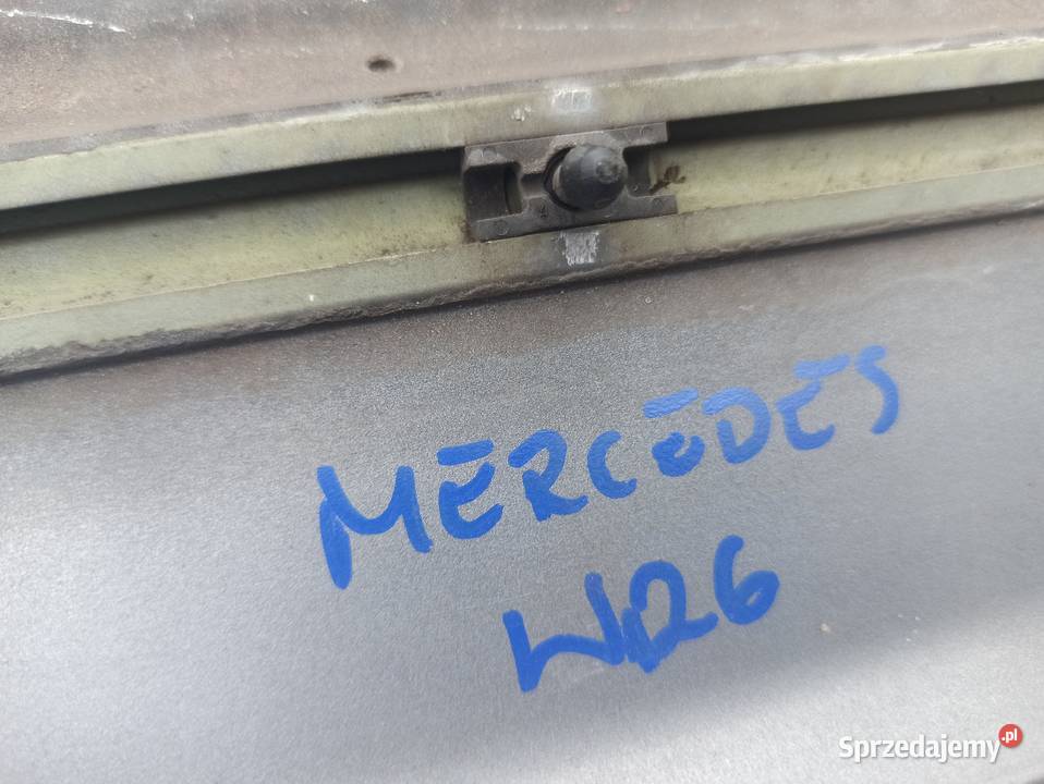 MERCEDES W126 LISTWA DRZWI PRAWY TYŁ PRAWYCH