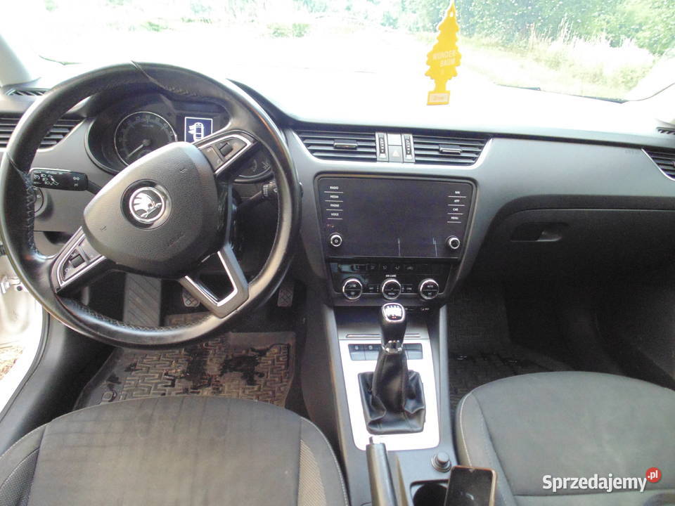 Skoda Octavia 16 tdi klima navi prywatnie Rok produkcji 2017 łódzkie