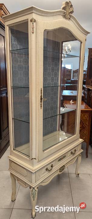 Piękna witryna ludwikowska ecruszer 88 sklep Dąbrowa Górnicza