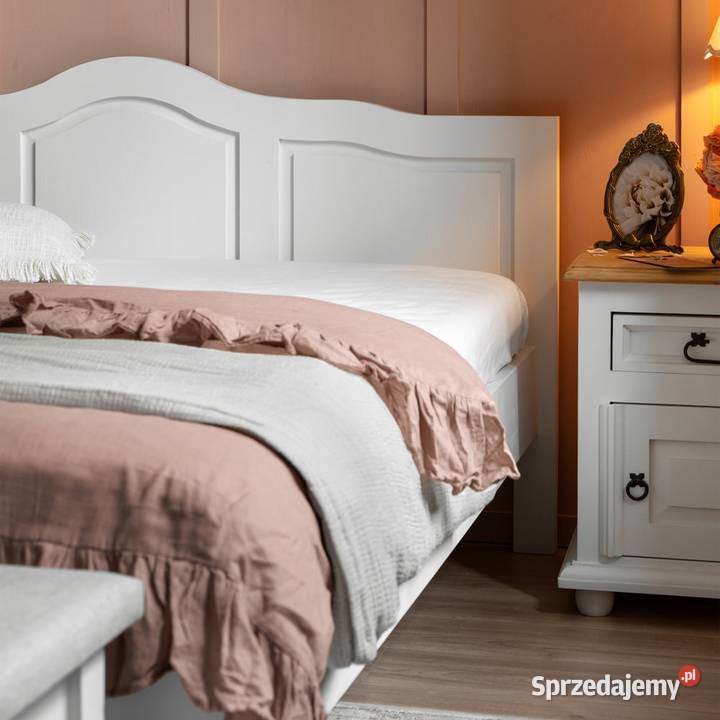 Białe łózko drewniane w stylu wiejskim ACC 04 Maków Podhalański