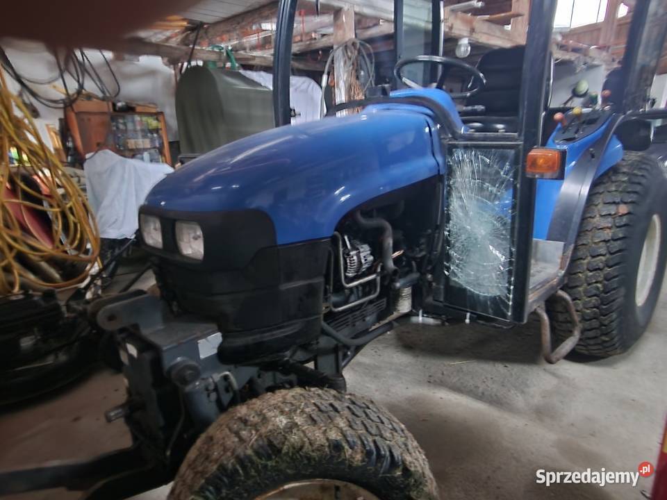 traktor sadowniczy 4x4 holland tc 27 tuz wom Bolesławiec