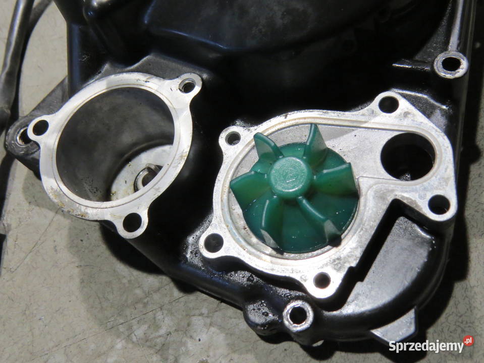 SUZUKI BURGMAN 200 125 16 DEKIEL POMPA WODY Układ elektryczny, zapłon Gdańsk