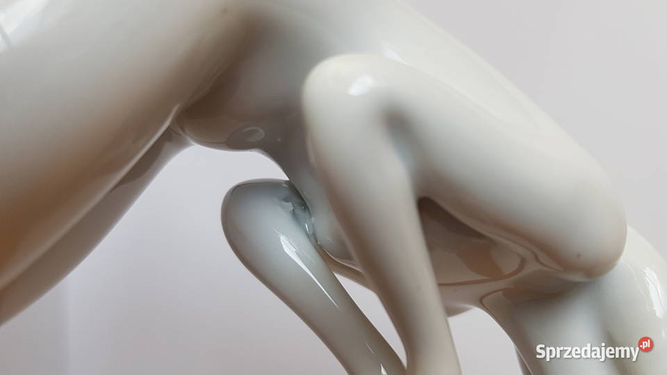 Stara porcelanowa figurka Klęcząca Kobieta Dąbrowa Górnicza