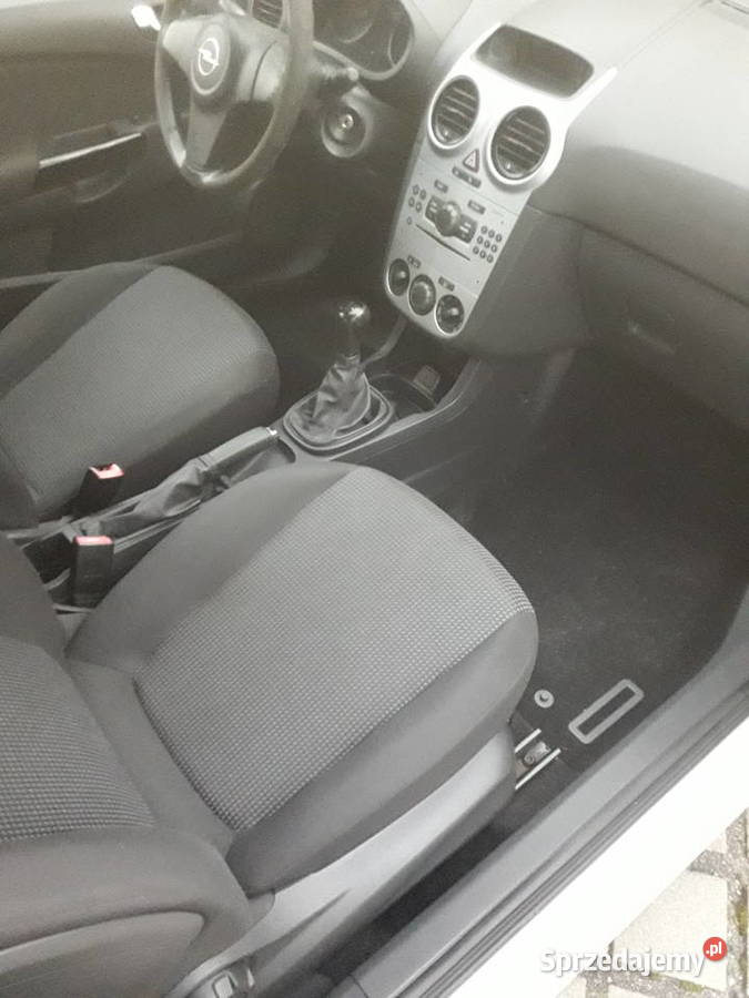 Sprzedam Opel Corsa 12 Benzyna Moc 51 kW70 CD Gniezno