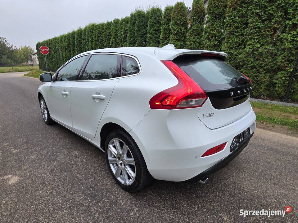 Volvo v40 D4 190 automat bezwypadkowy opłacony czujnik martwego pola