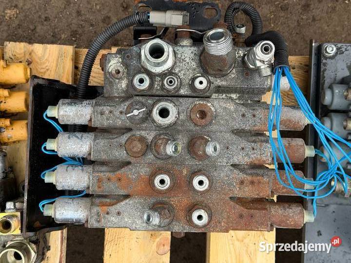 Rozdzielacz hydrauliczny czterosekcyjny HYSTER Antonie