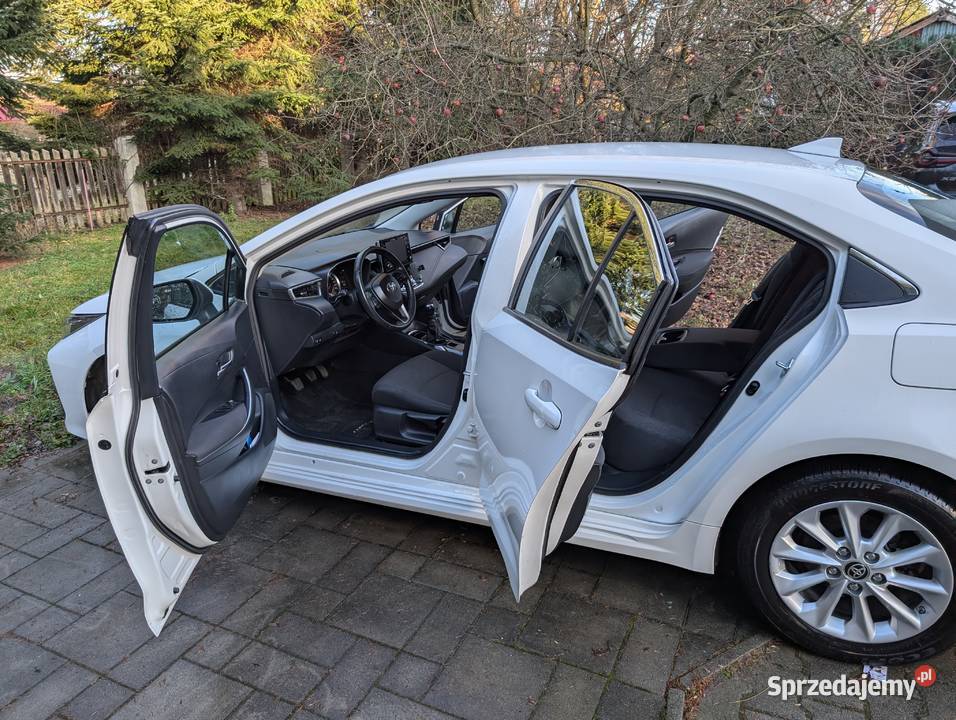 Toyota Corolla 16 benz 2020r Dębica sprzedam