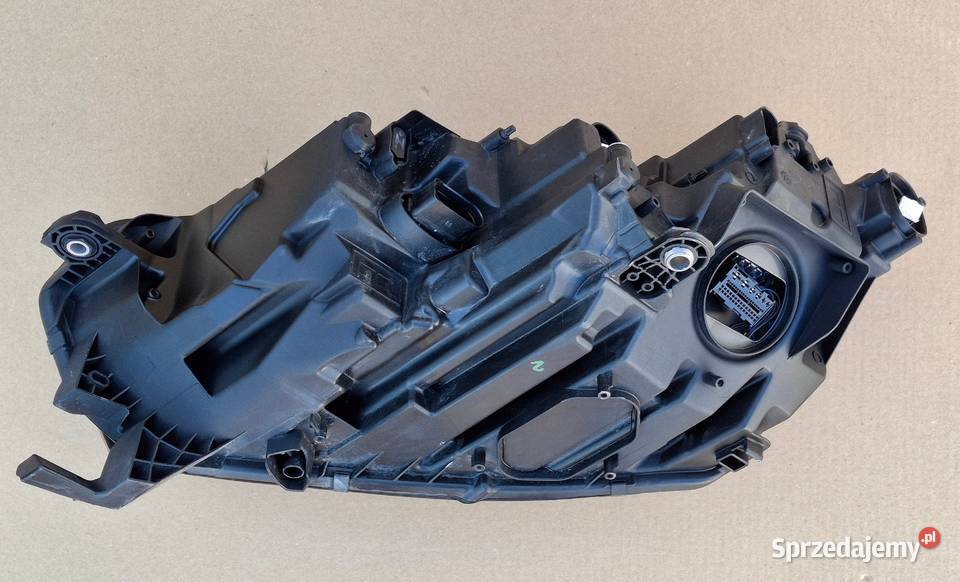 SKODA OCTAVIA IV 4 REFLEKTOR PRAWY LAMPA PRAWA Lampy przednie Bieleń