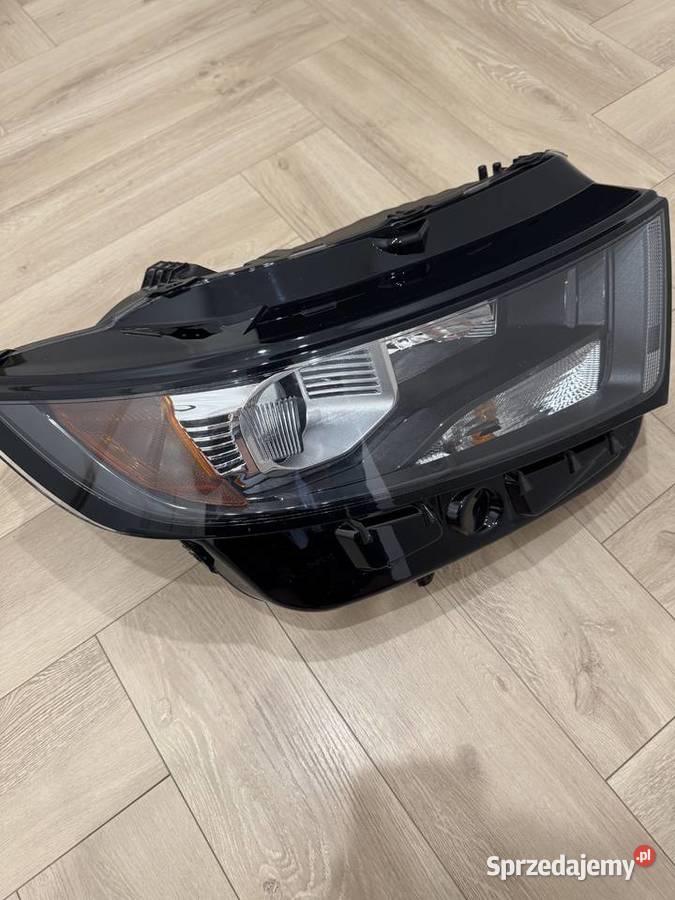 REFLEKTOR PRAWY FORD EDGE 201518 USA osobowe Chrzanów