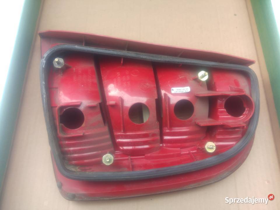 SKODA FABIA 6Y6945111 lampa lewa 6Y6945095 Rok produkcji 2000 Dębno