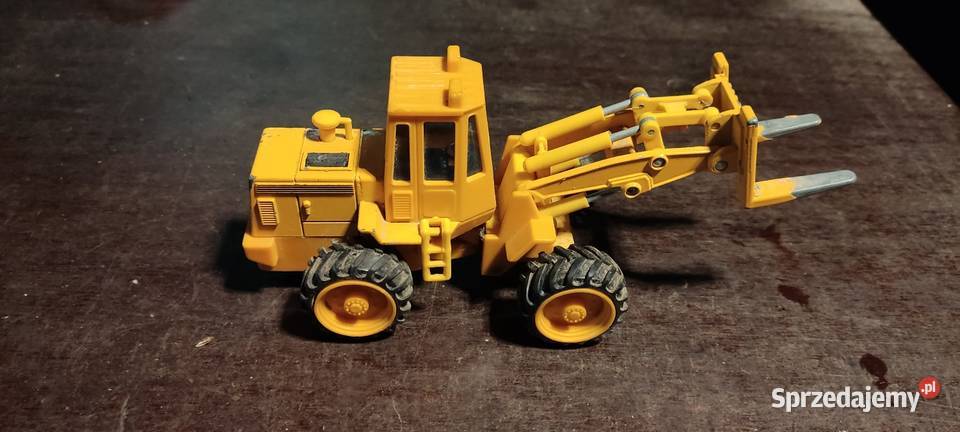 Ładowarka z widłami skala 164 2649 Stalowa Wola sprzedam