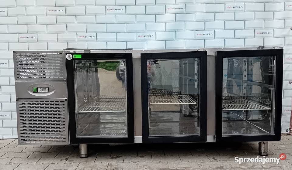 Stół chłodniczy podblatowy przeszklony 3drzwi