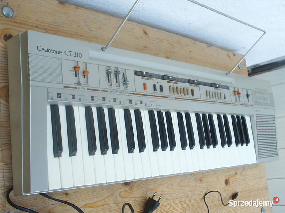 Historyczny Casio Casiotone CT310 z osprzętem Casio Kłodzko