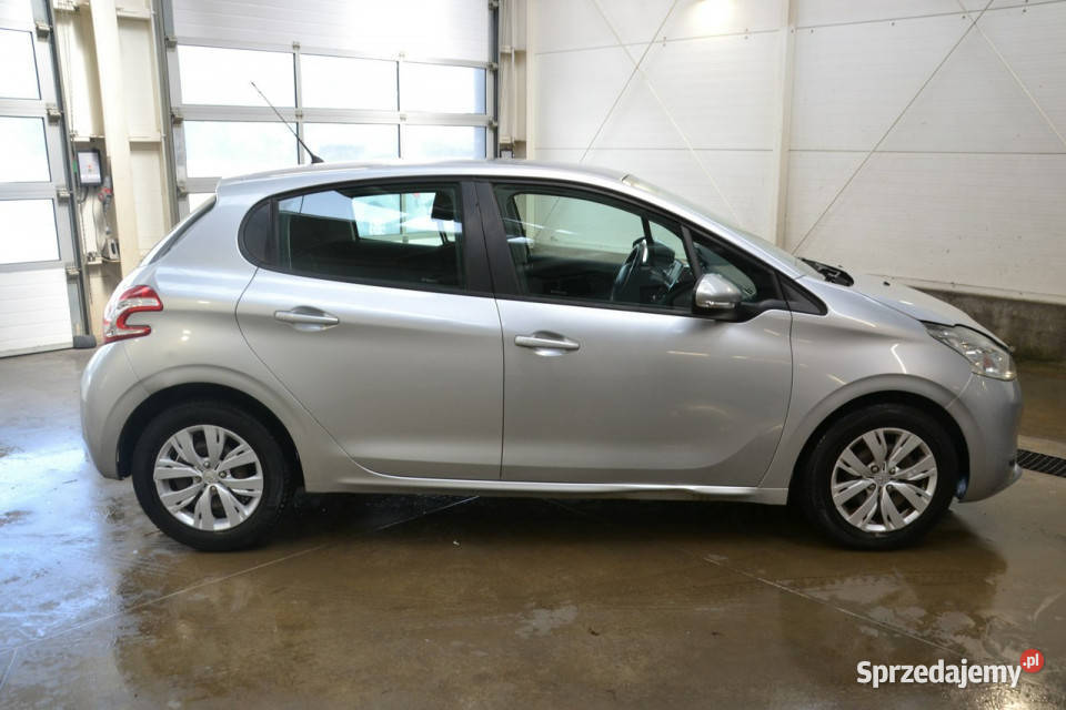 Peugeot 208 12 benzyna 82 klimatyzacja tablet Kęty