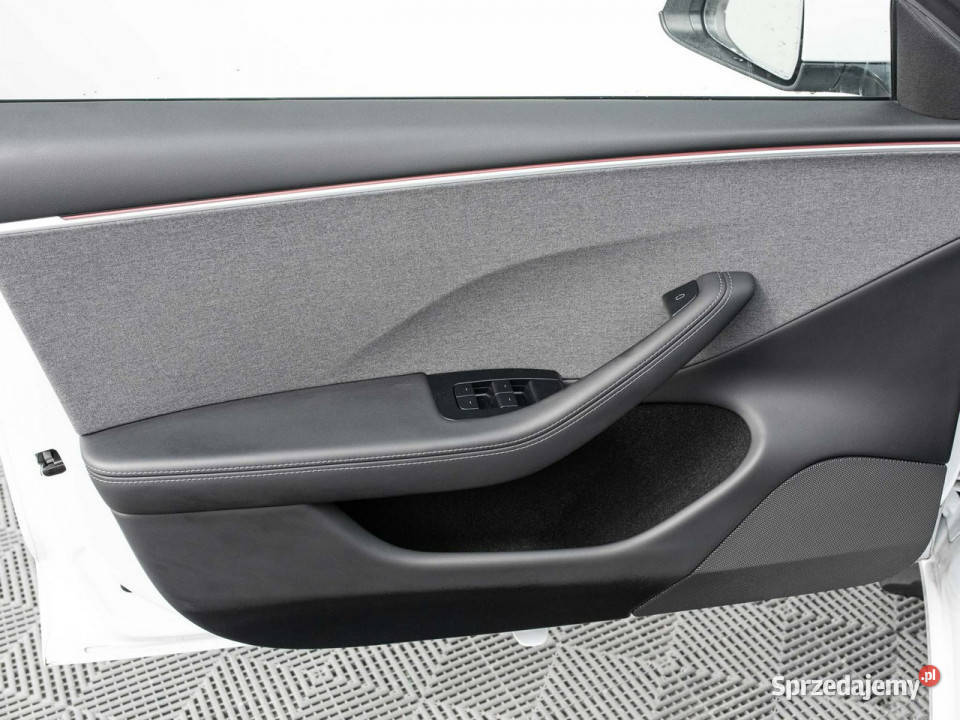 Tesla Model 3 WD5366TRWD Premium Szklany dach 37793km