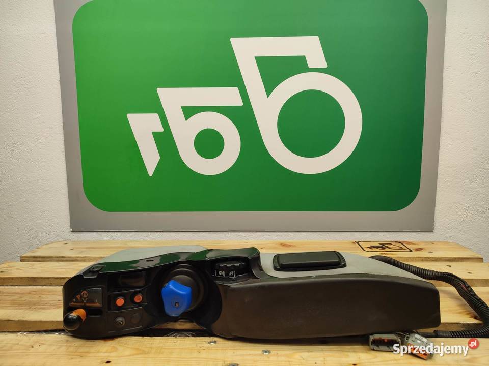 Podłokietnik Massey Ferguson serii 6400 wielkopolskie Wilkowo