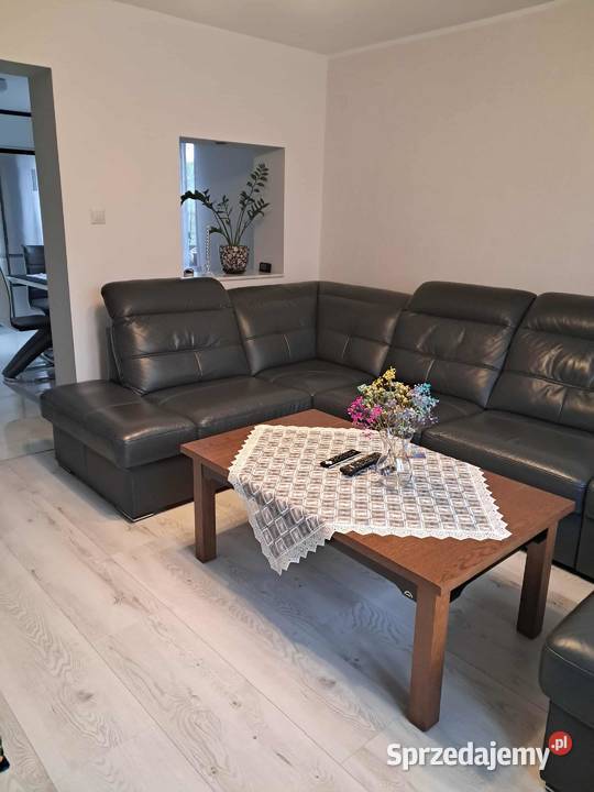 Narożnik skórzany z pufą funkcją spania Czarne Błoto