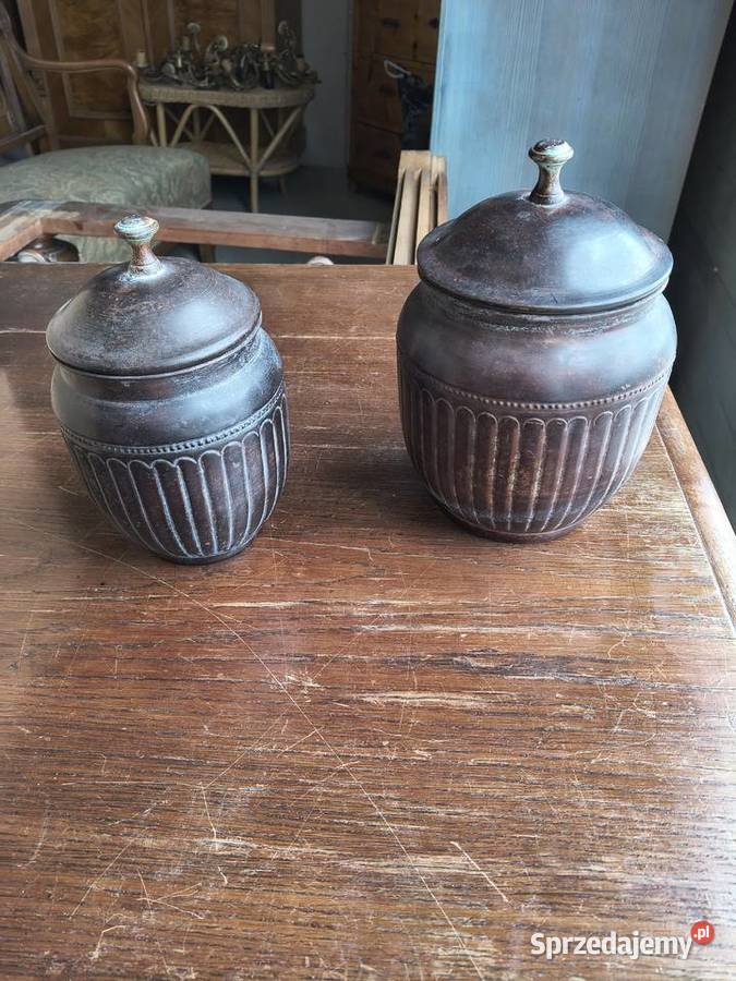 Dwa pojemniki na tyton Wiązowna