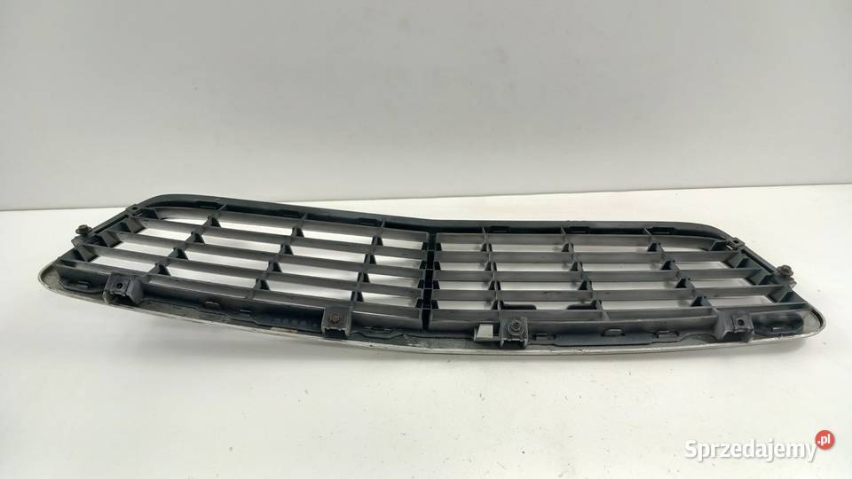MERCEDES W203 ATRAPA GRILL CHROM Zbierkowo