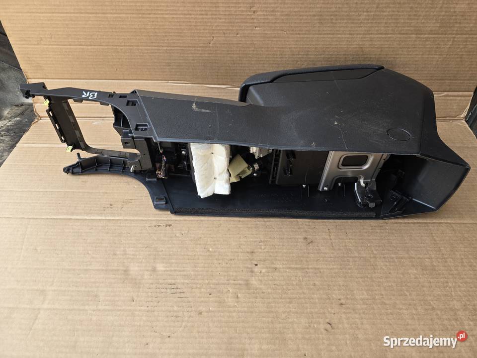 Subaru Outback IV BR podłokietnik panel ramka osobowe