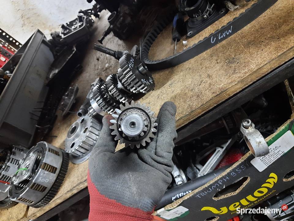 Suzuki DR 750 dr 800 skrzynia biegów wałek dr800 Jelenia Góra