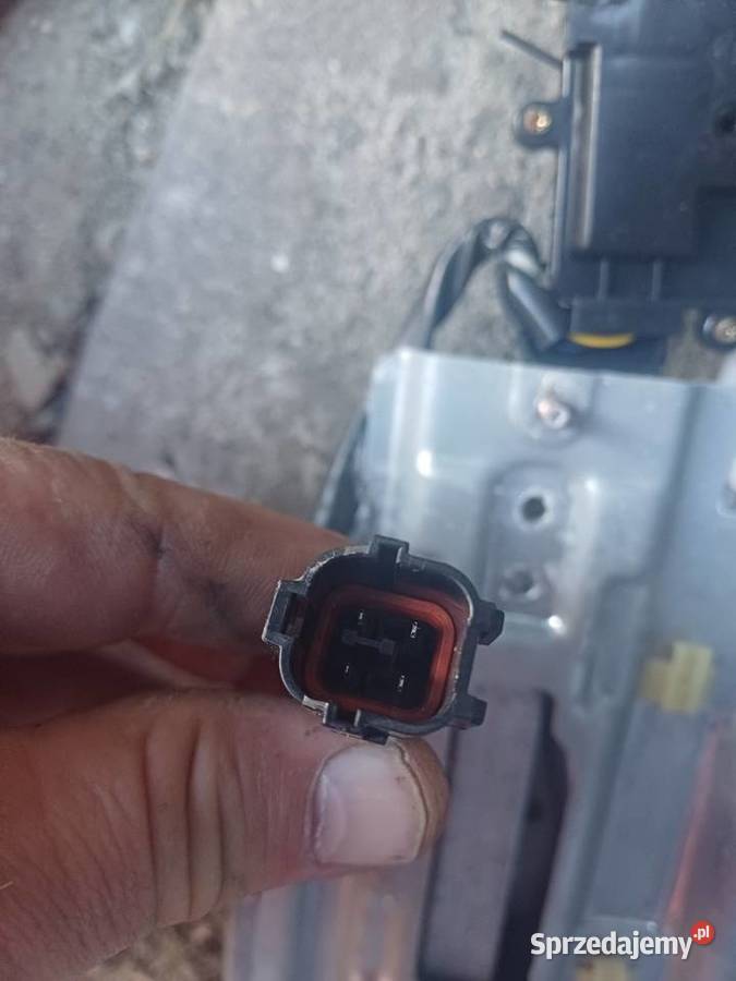 Kia Carnival lll zamek drzwi lewy przód Nowy Tomyśl