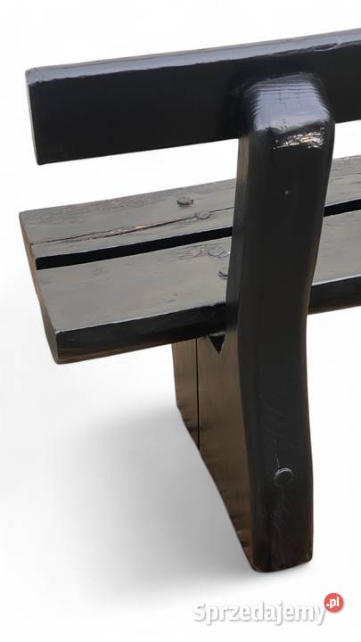 Surowa czarna ławka z litego drewna masywna Budno