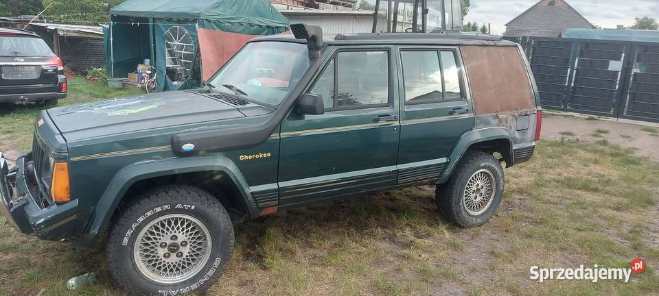2 sztuki Cherokee XJ 40 Benzyna Kostrzyn nad Odrą sprzedam