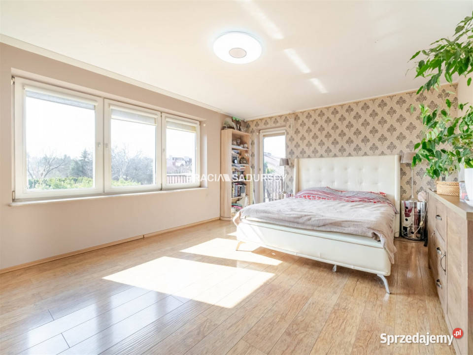 Dom wolnostojący 3147m2 Kraków Młodzieży