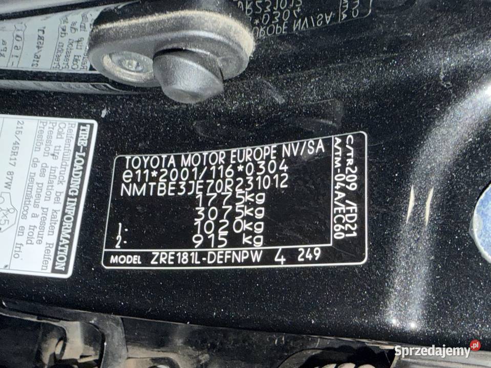 Toyota Corolla 2018 krajowa bogate wyposażenie benzyna Katowice