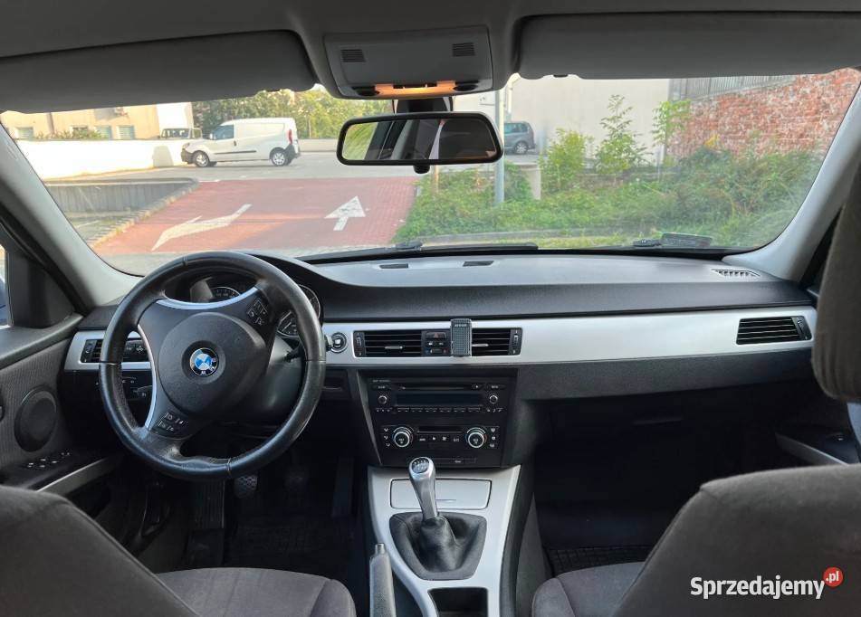 BMW Seria 3 E90 lift titansilber 318D małopolskie Dąbrowa Tarnowska
