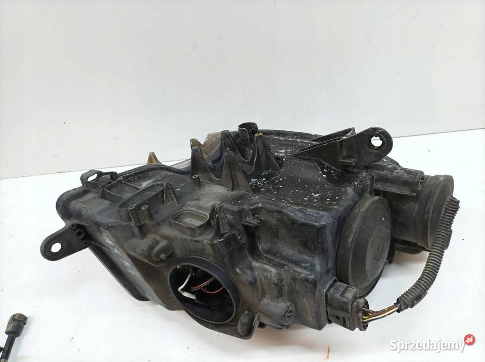 LAMPA PRZÓD LEWA EUROPA 3T1941015D Skoda Superb