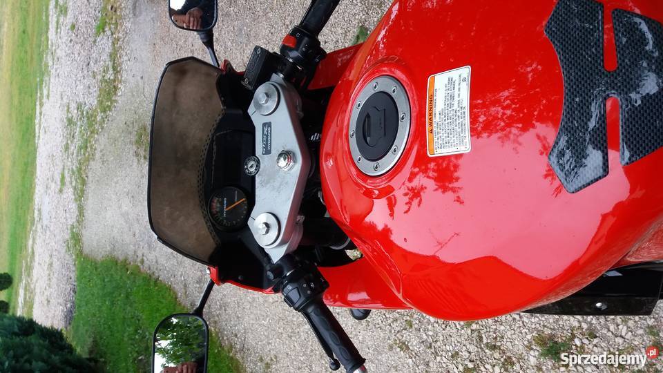 Piękny Hyosung GT125R 2009 Piękny Stan sprowadzony Motocykle, skutery, quady świętokrzyskie Jędrzejów
