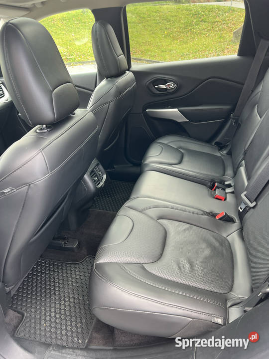 Jeep Cheeroke Overland 2018 32 V6 272 Rymanów