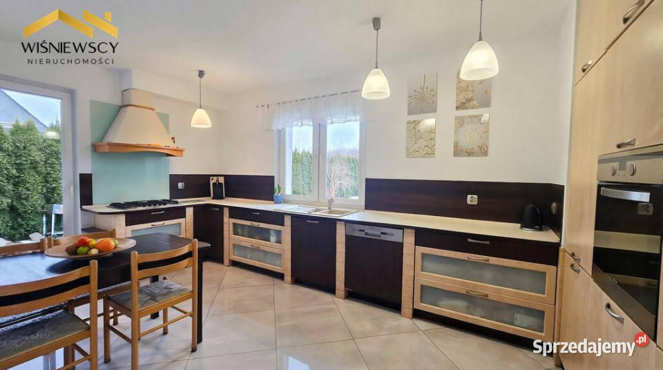 Rodzinny dom z tarasami i ogrodem w Rogitach 1448m2 Rogity