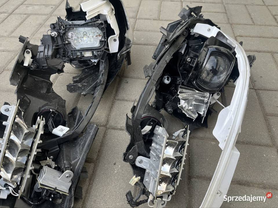 Pozostałości lamp jeep Cherokee lift Koziegłowy