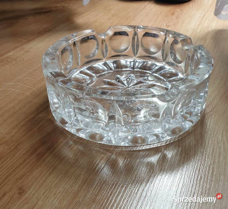 Urocza kryształowa popielniczka Pozostałe mazowieckie