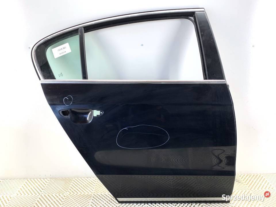 DRZWI PRAWY TYŁ VW PASSAT B7 SedanLimuzyna 1015 Drzwi
