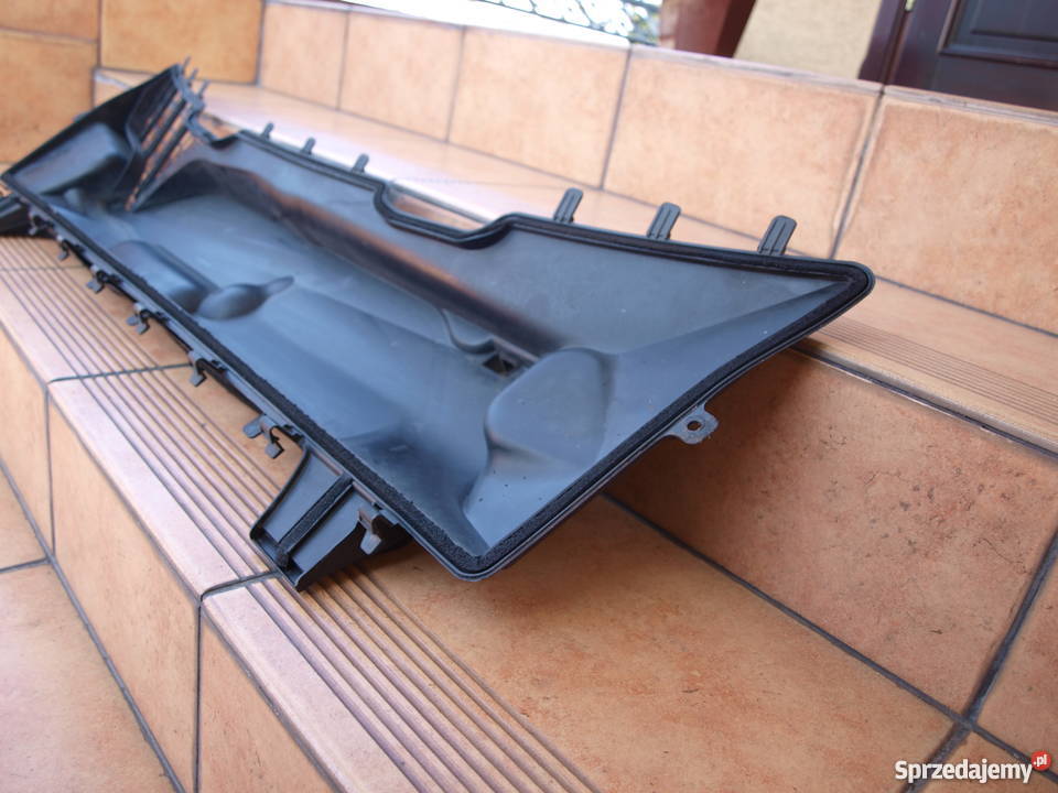 Mercedes E W210 plastik rynna pod maske 1995 osobowe Kalisz