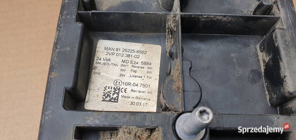 MAN LAMPA TYŁ LED PRAWA 81252256562 Bieleń