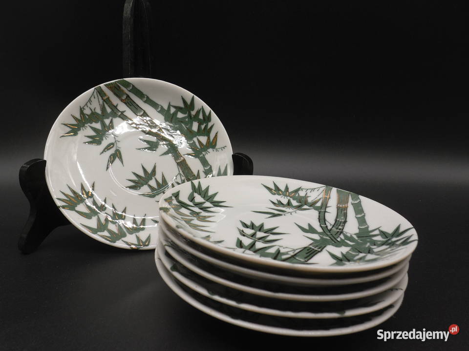 Talerzykipodstawki porcelanowe ozdobione motywem